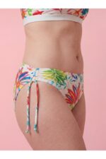BARBARA – Flower Print
Bikini-Hose – Bild 4