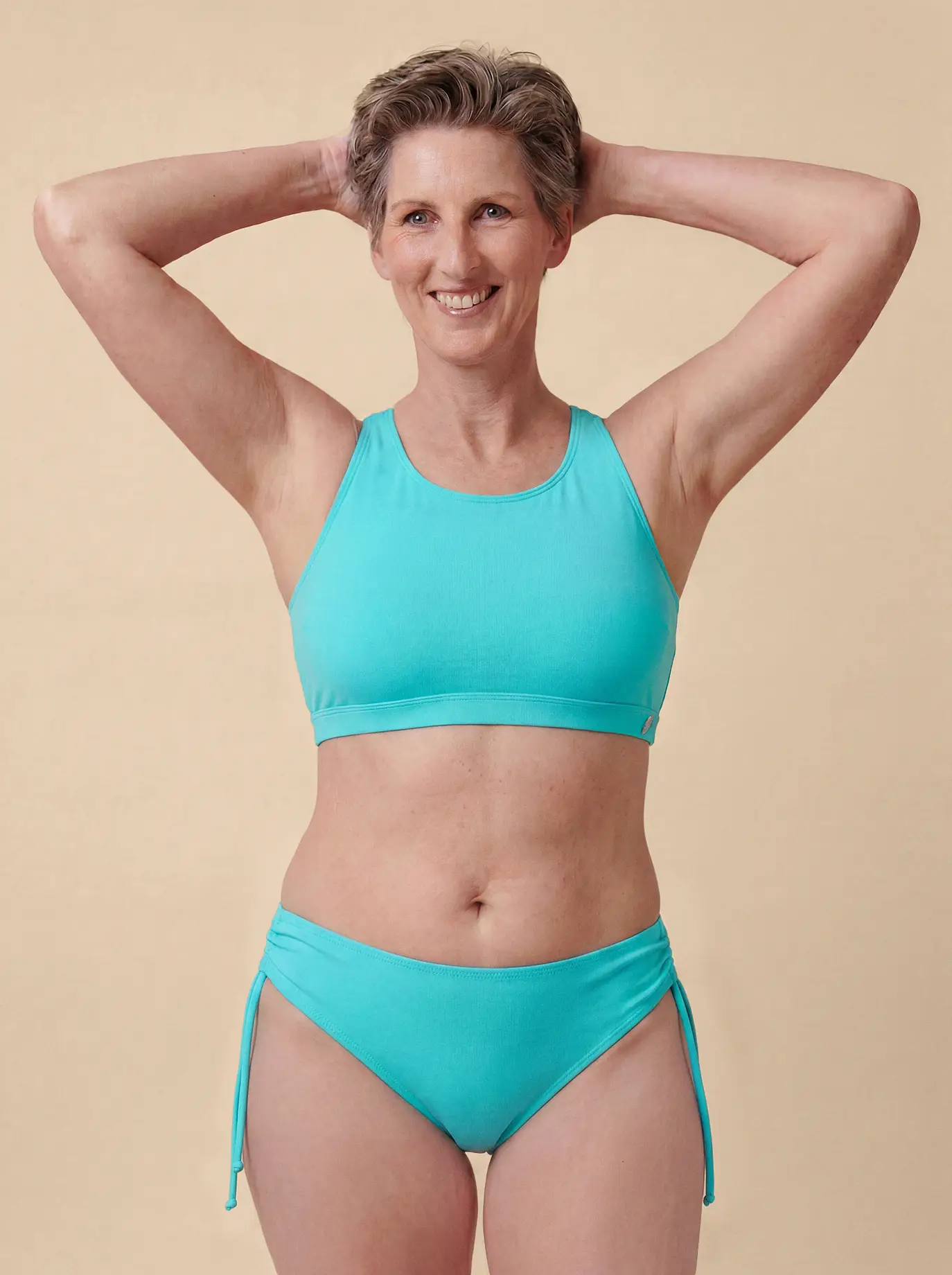 Barbara_vorne_caribi_LINDA BARBARA – TürkisBikini-Hose – Bild 1