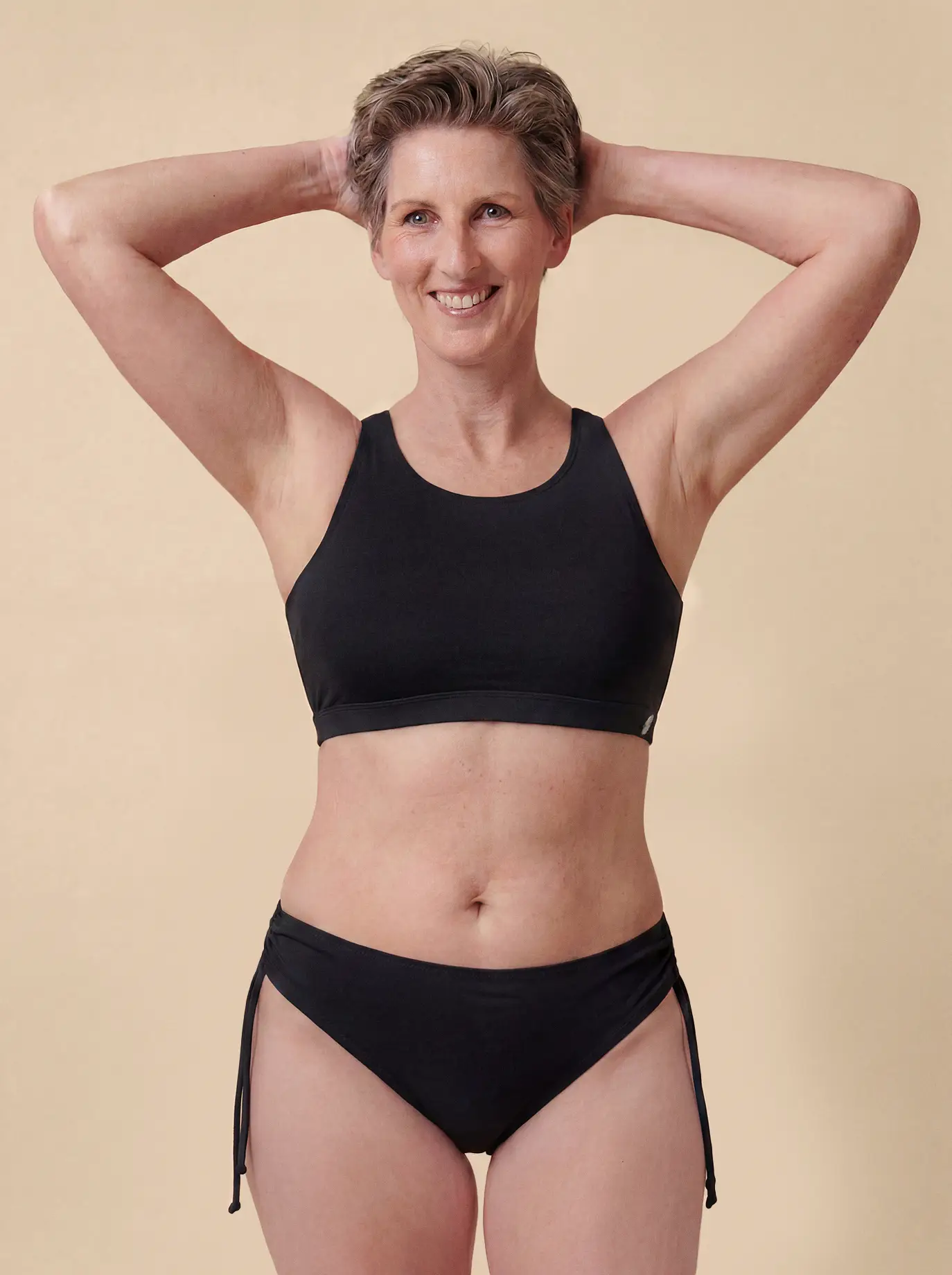 Barbara_vorne_schwarz_LINDA BARBARA – SchwarzBikini-Hose – Bild 1