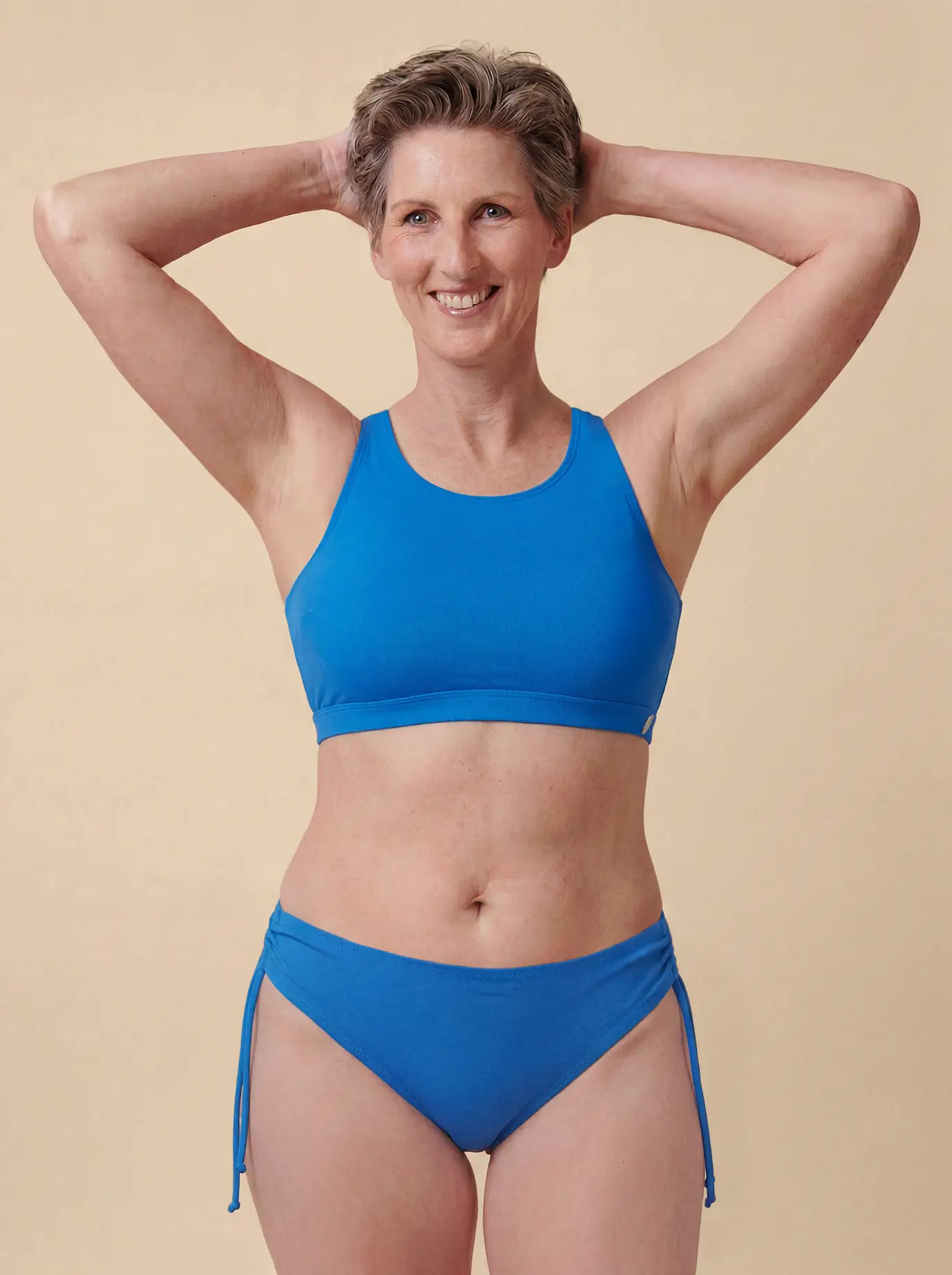 Barbara_vorne_snap_LINDA BARBARA – MittelblauBikini-Hose – Bild 1